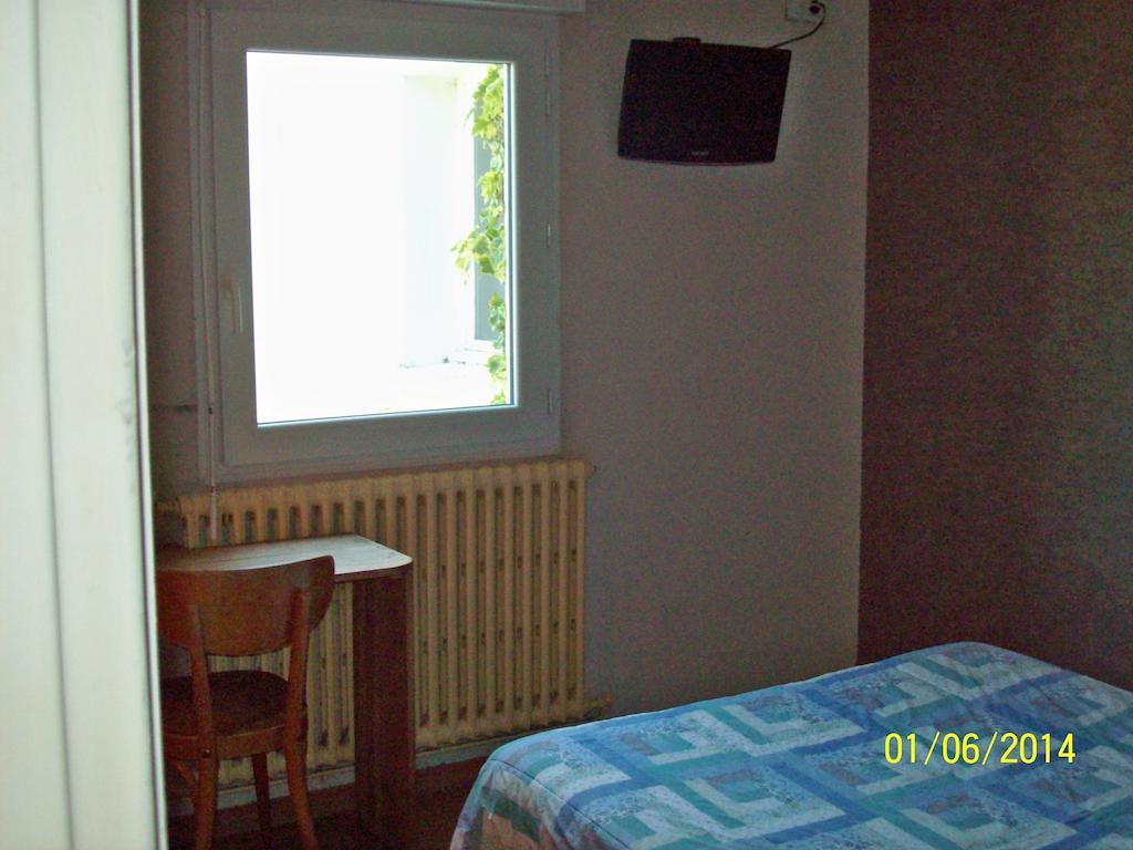 Le Relais Des Blaches Hotel Pierrelatte Værelse billede
